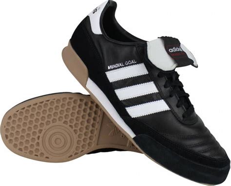 adidas zaalschoenen zwart|Adidas zwarte schoenen.